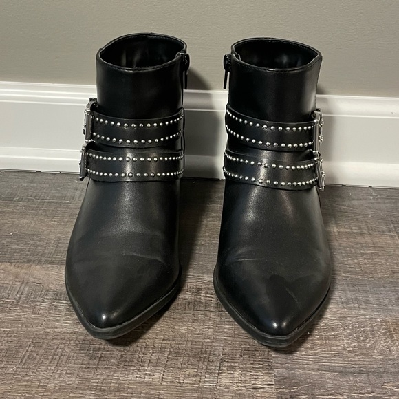 NWOT Express Pointed-Toe Studded Booties - Picture 2 of 4